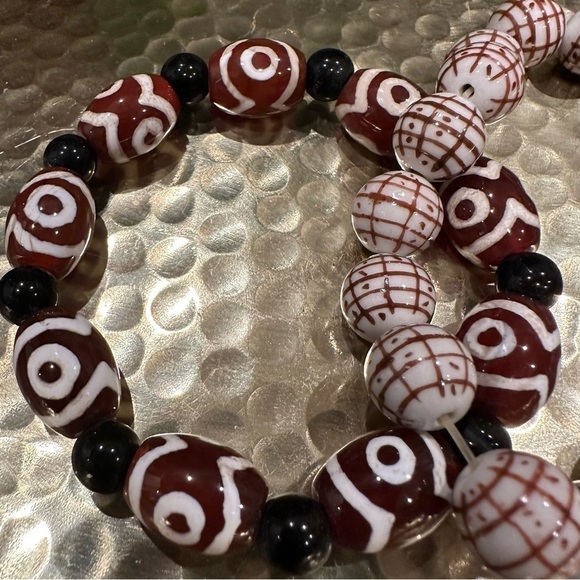 Pair of vintage glass bead bracelets elastic expandable brown and white - Picture 6 of 12